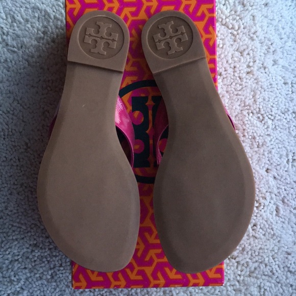 Tory Burch Thora.    Fuschia.   Size 6 - Picture 4 of 8